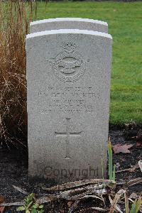 Berlin 1939-1945 War Cemetery - Vickers, Paul Vernon De Villiers